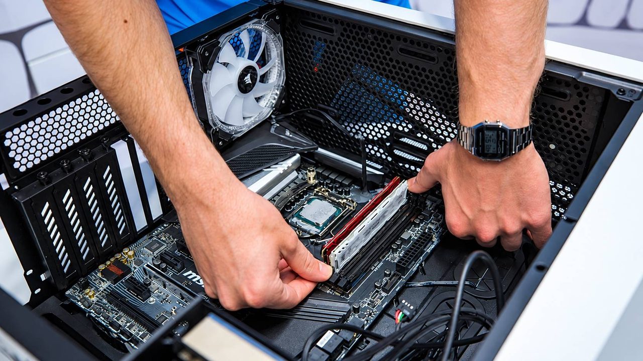 DDR4 内存重出江湖,PC 终于癫成我不认识的样子