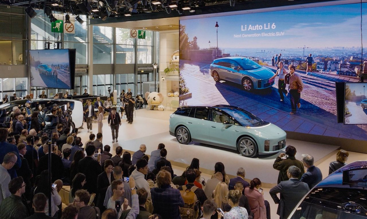 理想 i6 化名「Li 6」,吉利拿下福特工厂,这届巴黎车展全是中国车