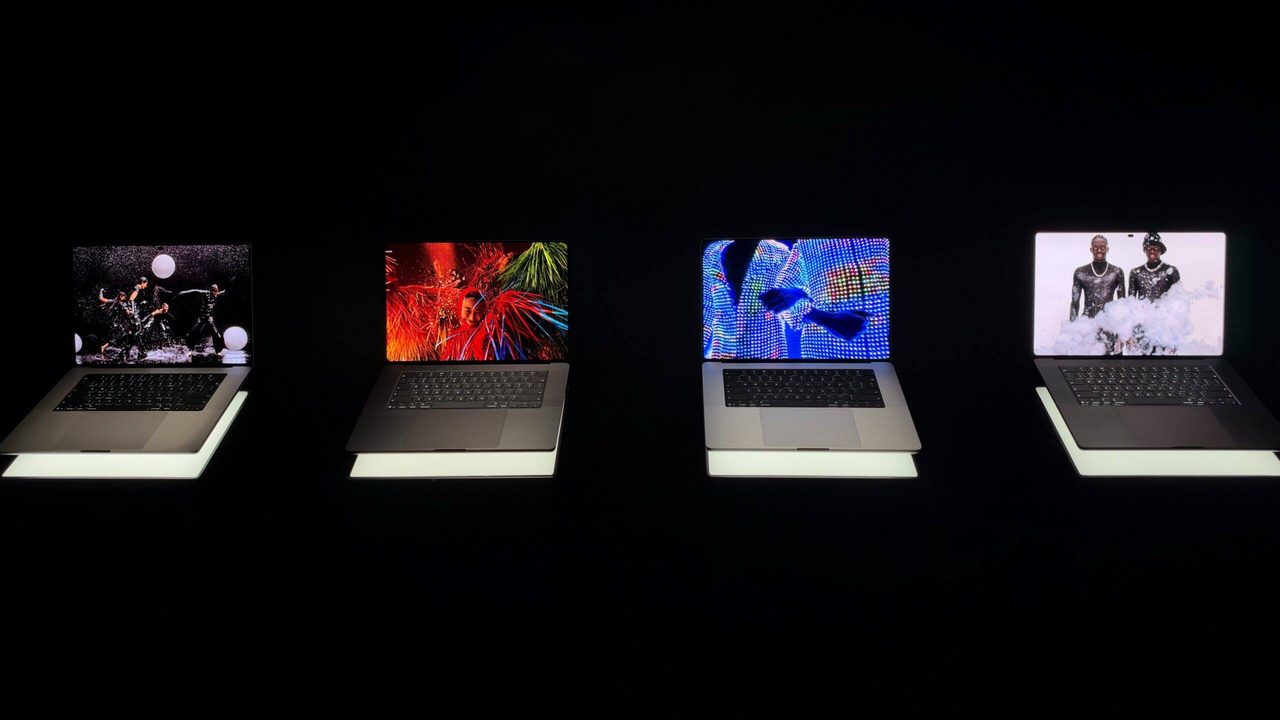 触屏 MacBook Pro 上手体验:变轻变强会发光,凭什么值 11 万?